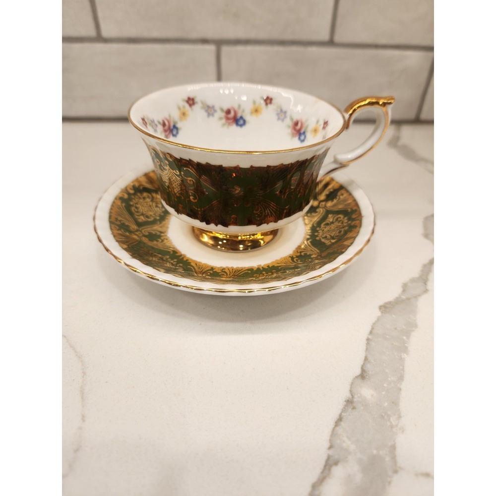 Vtg. Paragon Cup & Saucer Pembroke Green Rose Floral Garland Gold Gilt Teacup